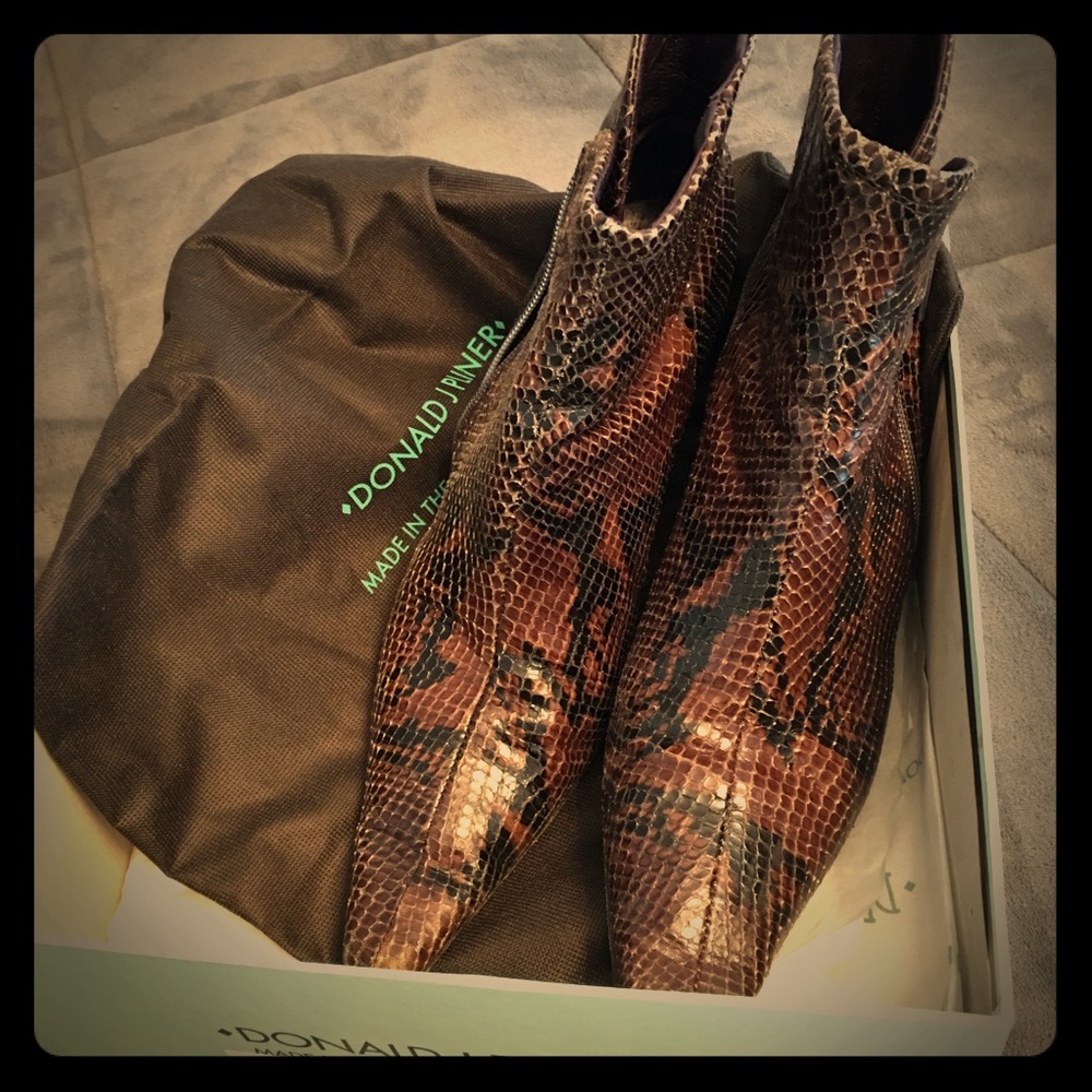 Donald J Pliner ankle boots